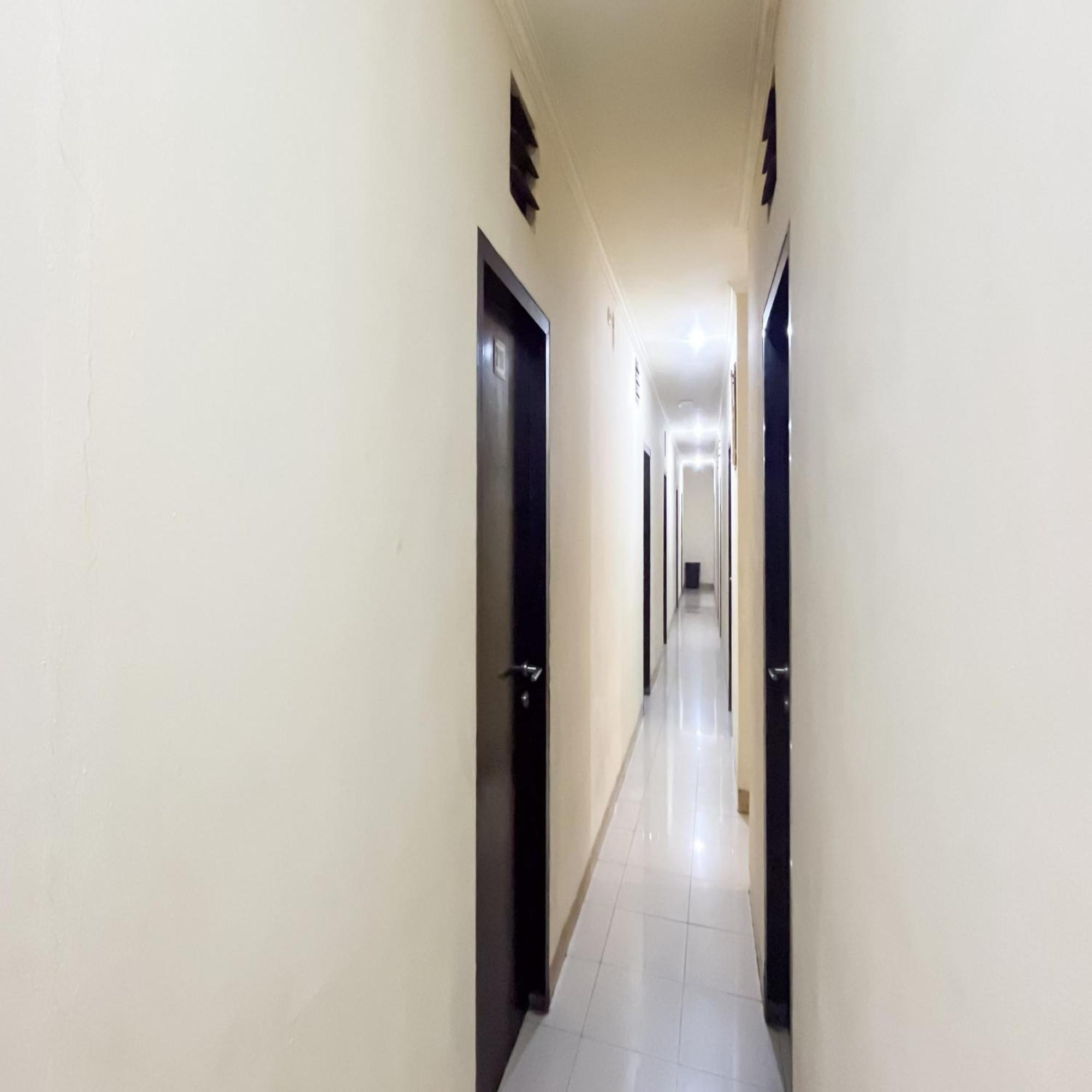 Arcadia Rooms Redpartner Jakarta Bagian luar foto