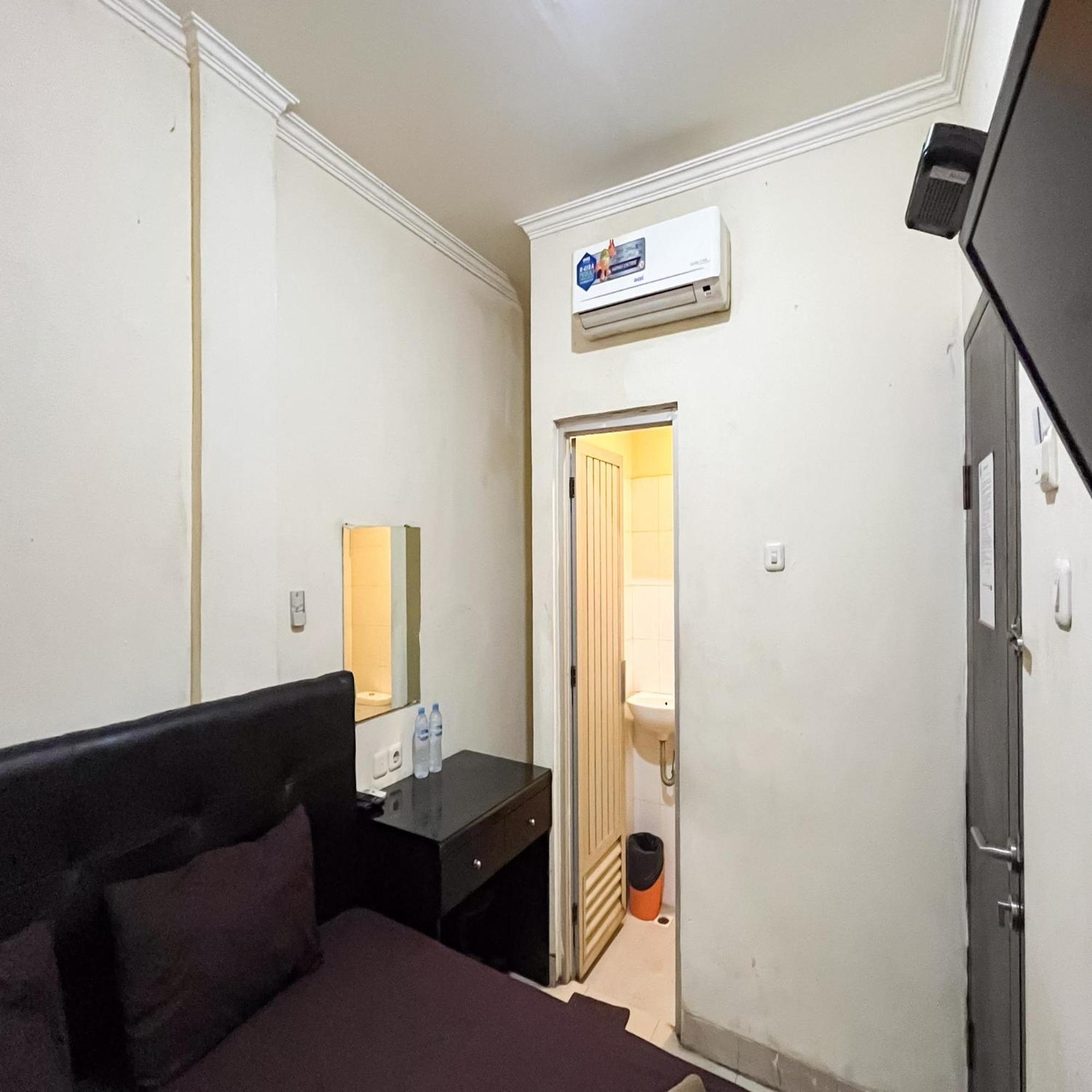 Arcadia Rooms Redpartner Jakarta Bagian luar foto