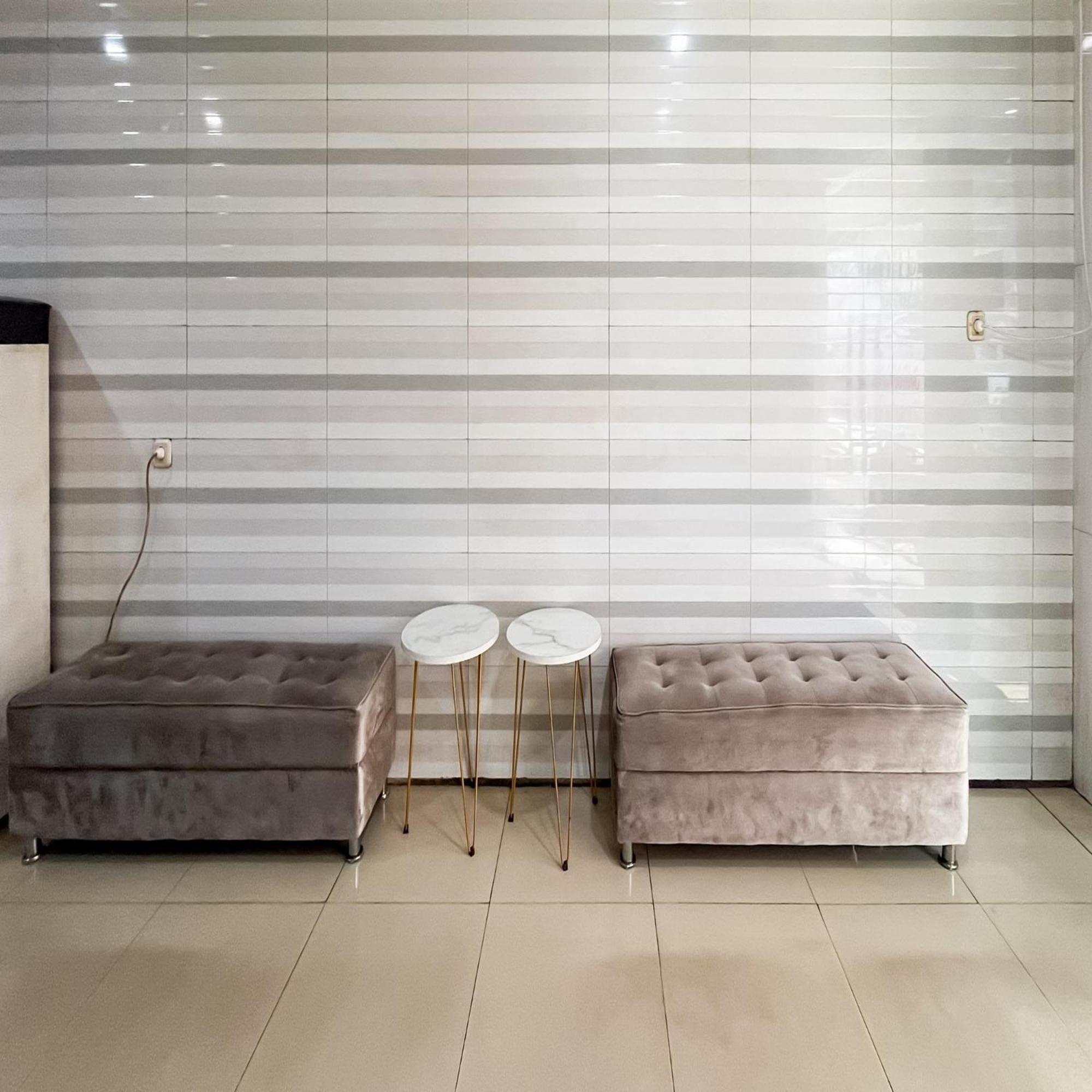 Arcadia Rooms Redpartner Jakarta Bagian luar foto