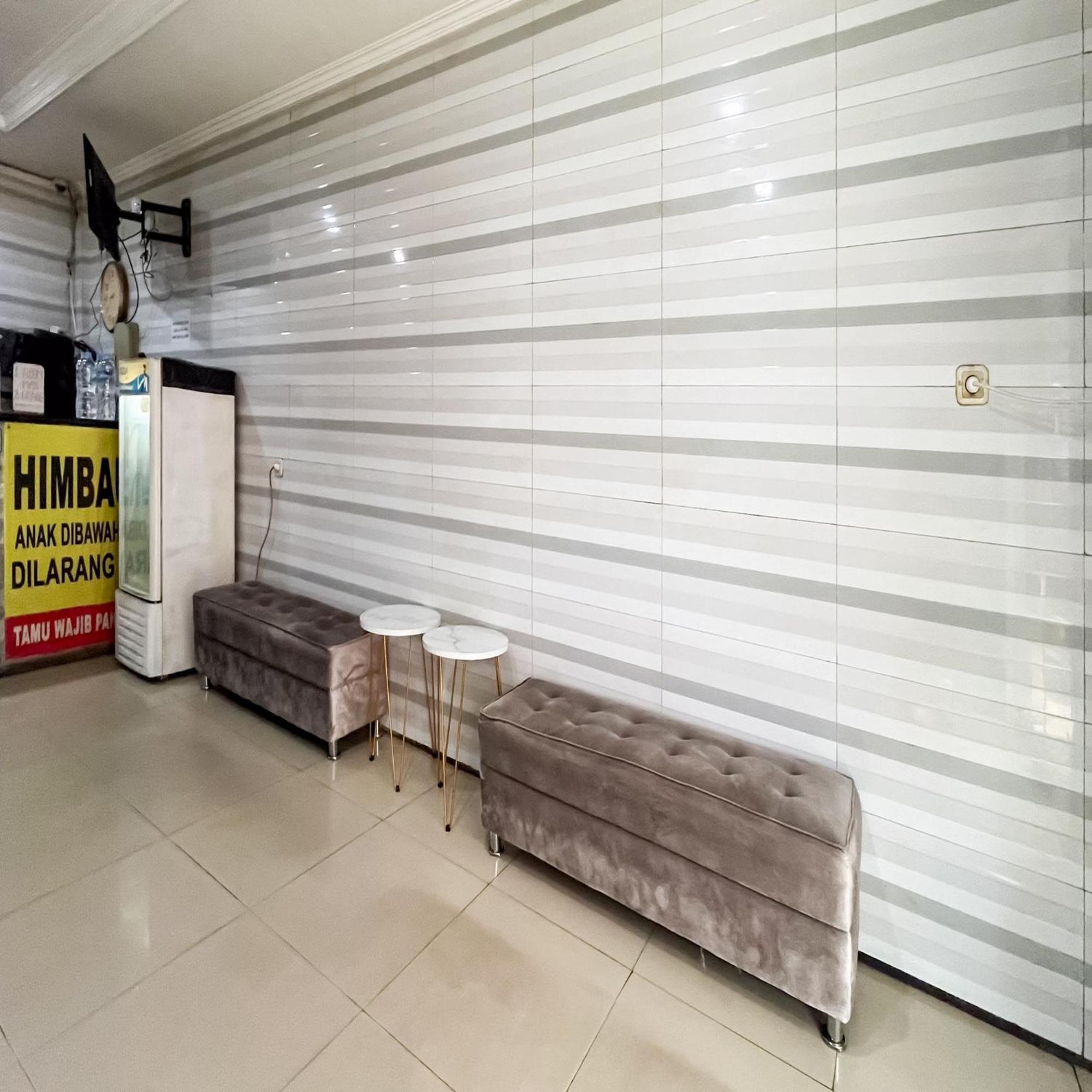 Arcadia Rooms Redpartner Jakarta Bagian luar foto