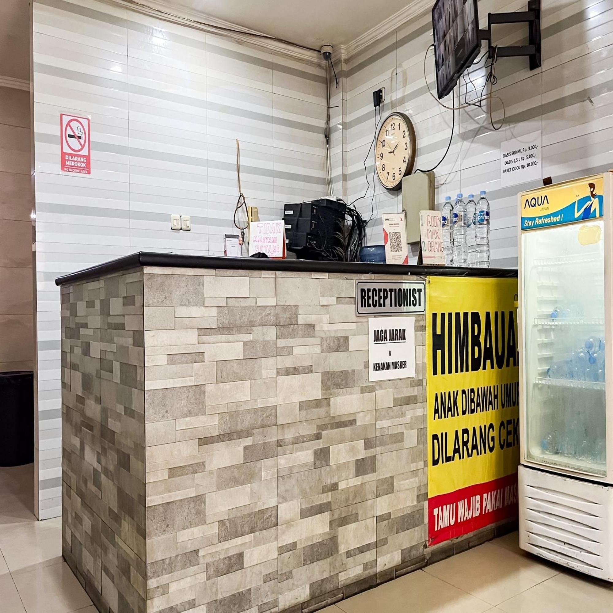 Arcadia Rooms Redpartner Jakarta Bagian luar foto