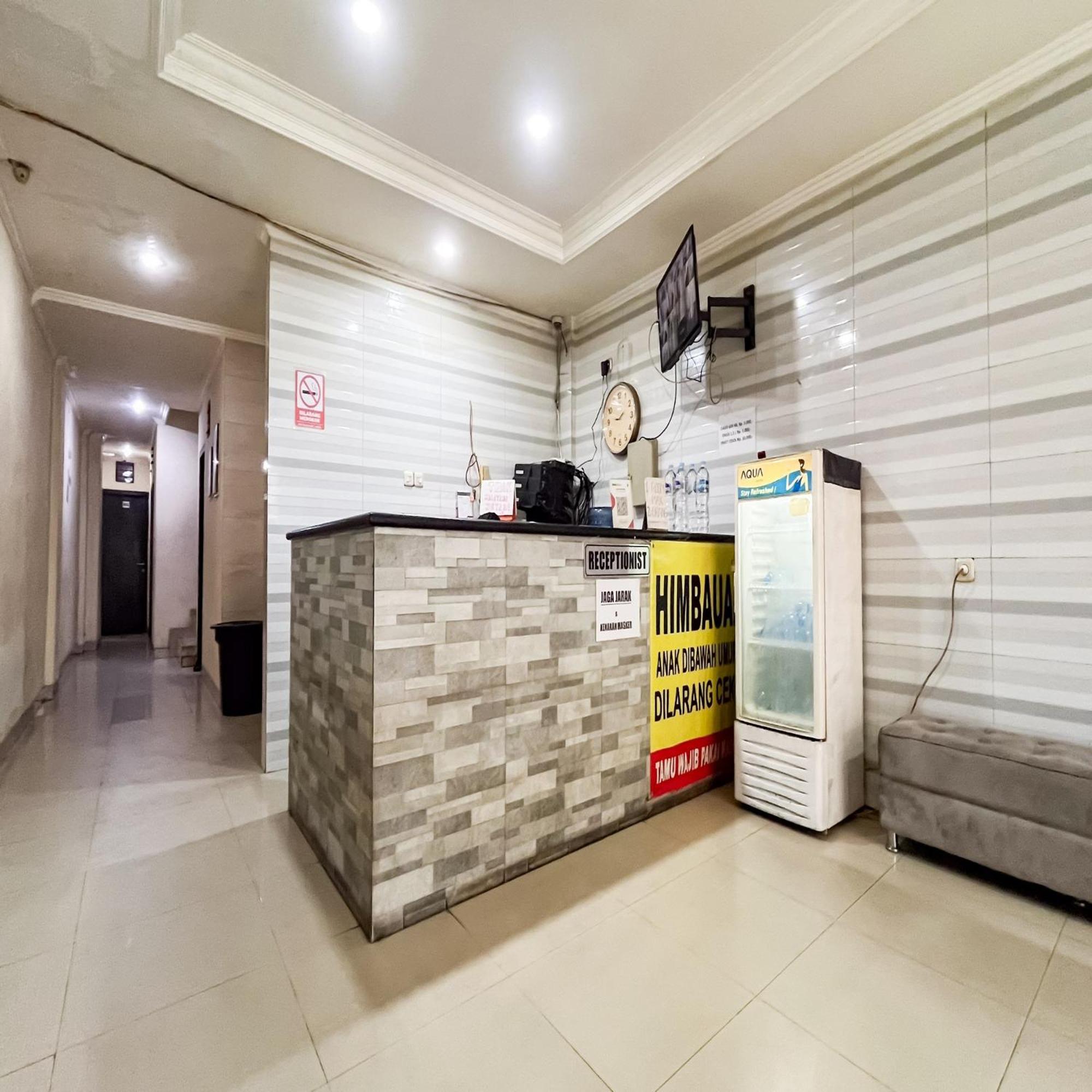 Arcadia Rooms Redpartner Jakarta Bagian luar foto
