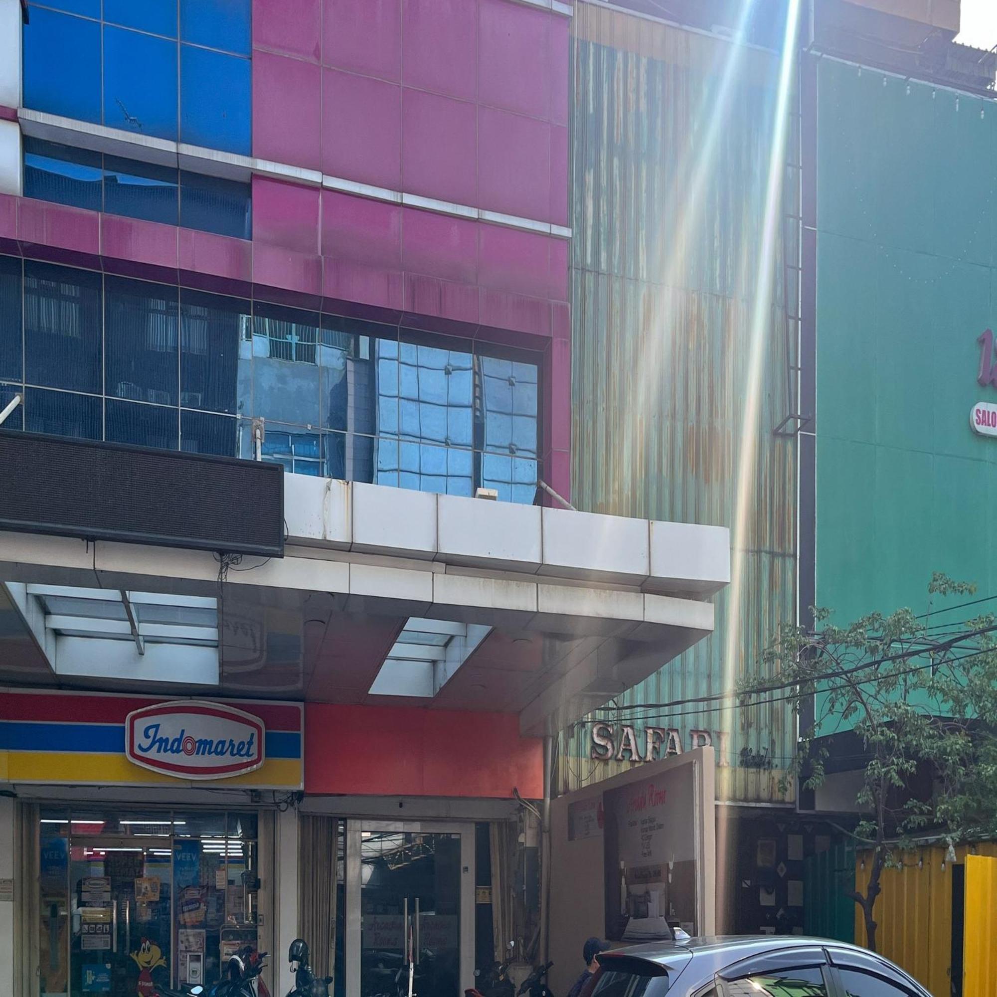 Arcadia Rooms Redpartner Jakarta Bagian luar foto
